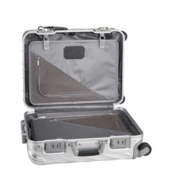 Tumi 19 Degree Aluminium Continental Carry-On Silver 10 Tumi 19 Degree Aluminium Continental Carry-On Silver -Samsonite || American Tourister || Eagle Creek Winkel image 305