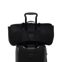 Tumi Mclaren Just In Case Duffel Black 9 Tumi Mclaren Just In Case Duffel Black -Samsonite || American Tourister || Eagle Creek Winkel image 3322